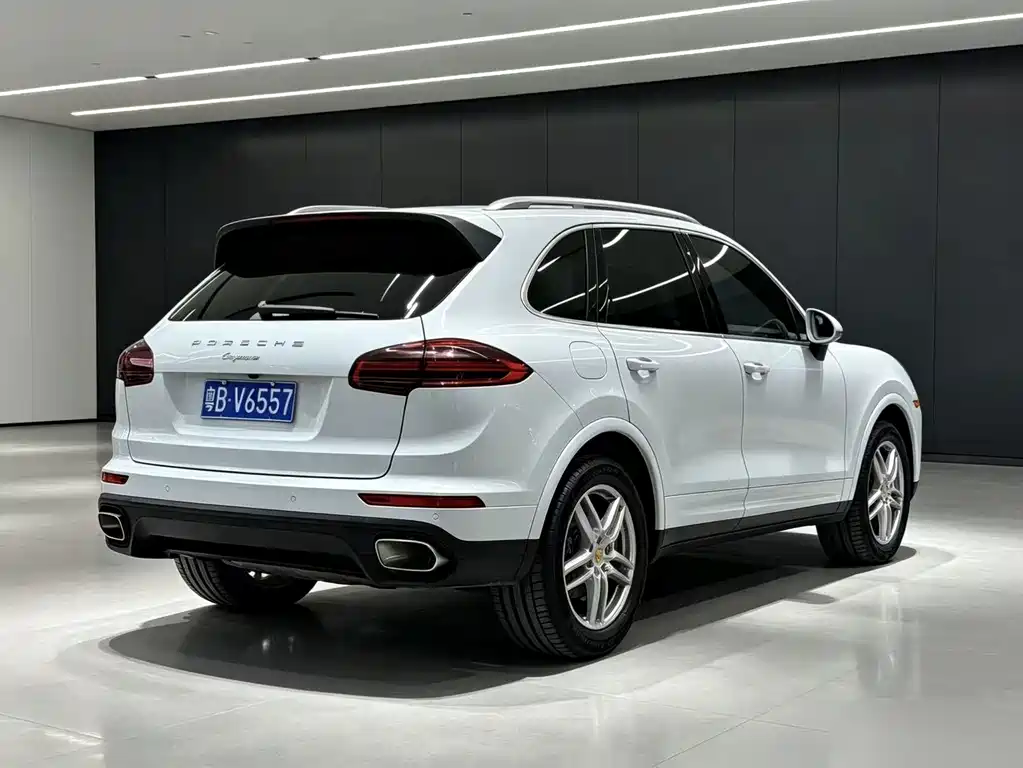 Porsche Cayenne — миниатюра 2