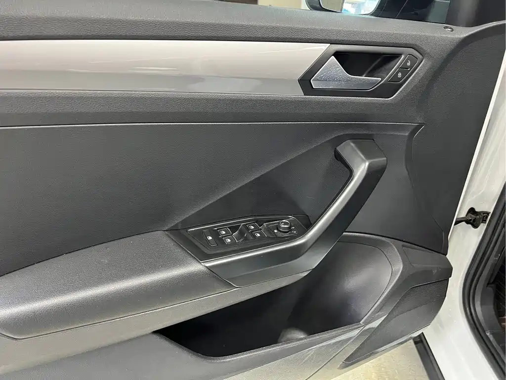 Volkswagen T-Roc 280TSI DSG 2WD Elite PLUS, фото 13