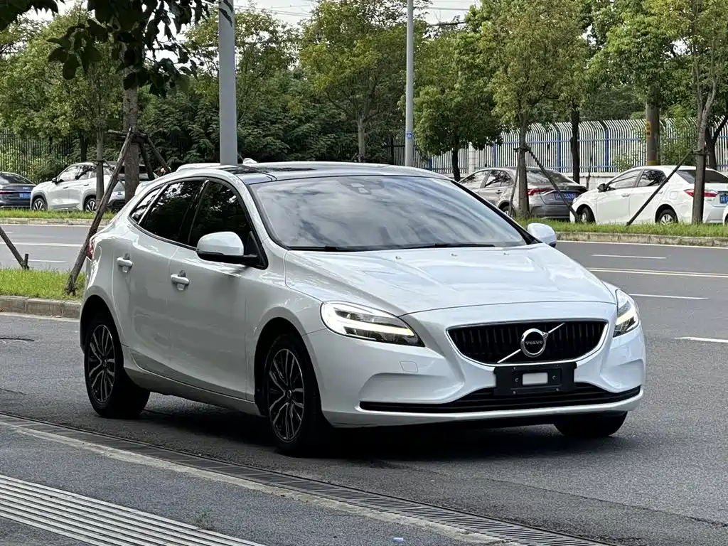 Volvo V40 — миниатюра 4