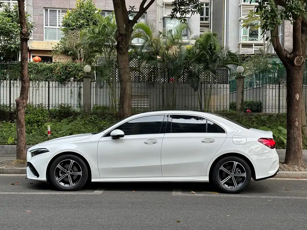 MERCEDES-BENZ A CLASS
