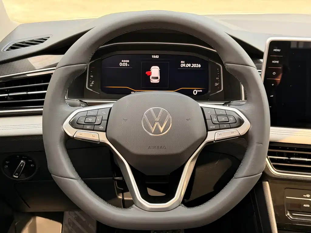 Volkswagen Tiguan L — миниатюра 13