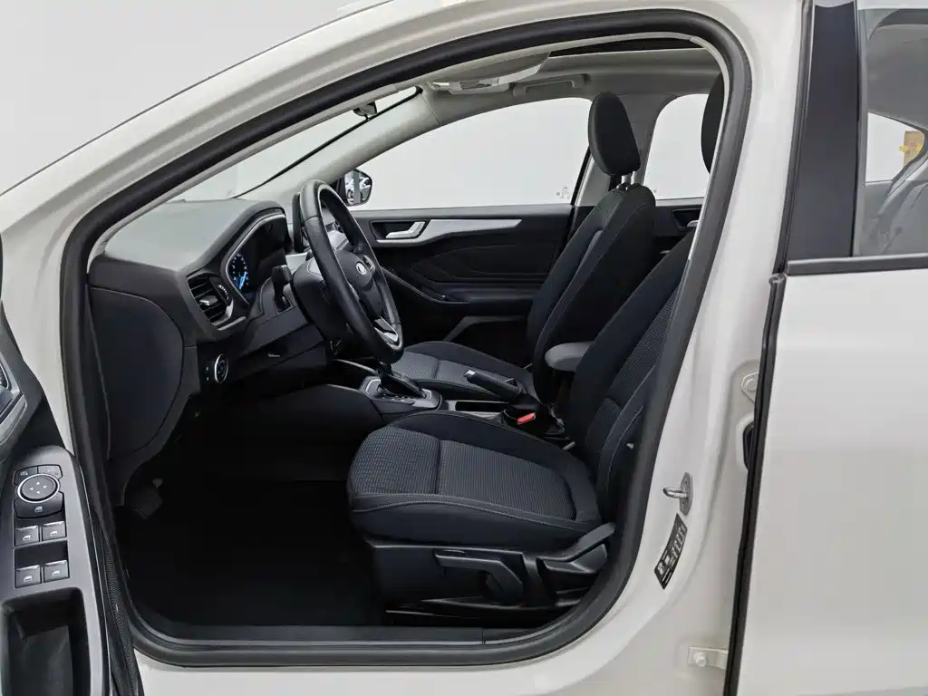 Ford Focus — миниатюра 10