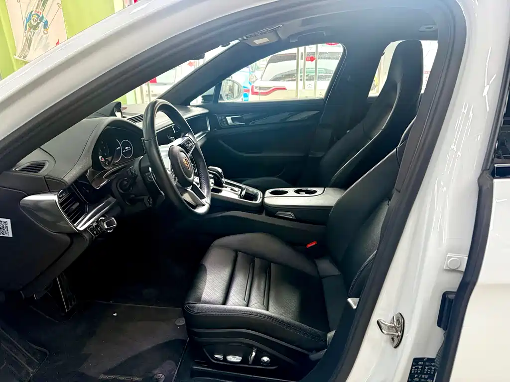 PORSCHE PANAMERA NEW ENERGY