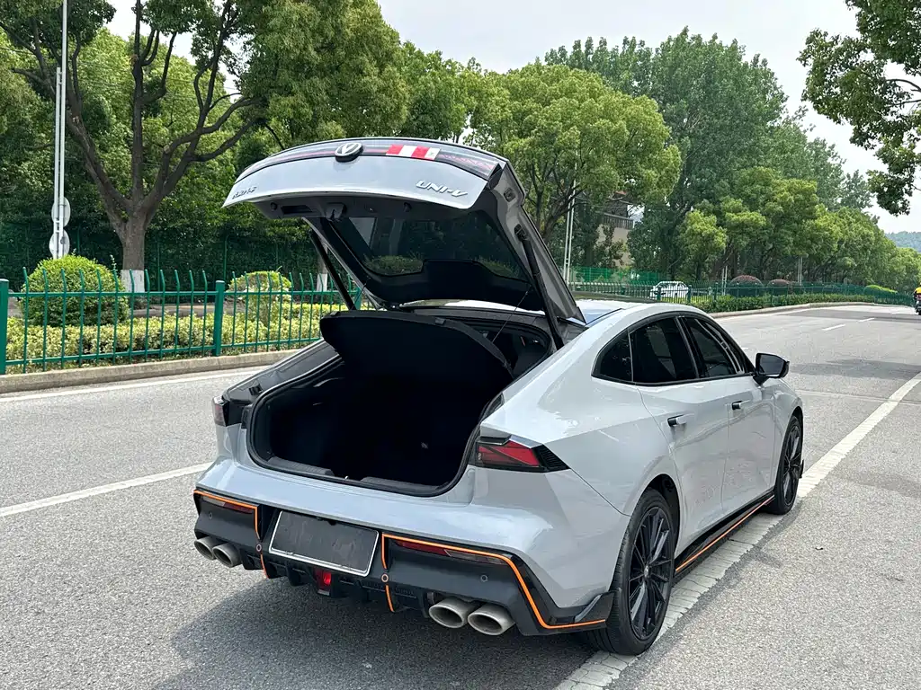 Changan UNI-V 2022 1.5T Luxury