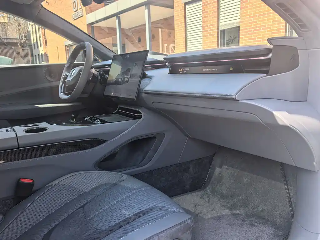 LOTUS SPORTS CAR EMEYA FLOWERS