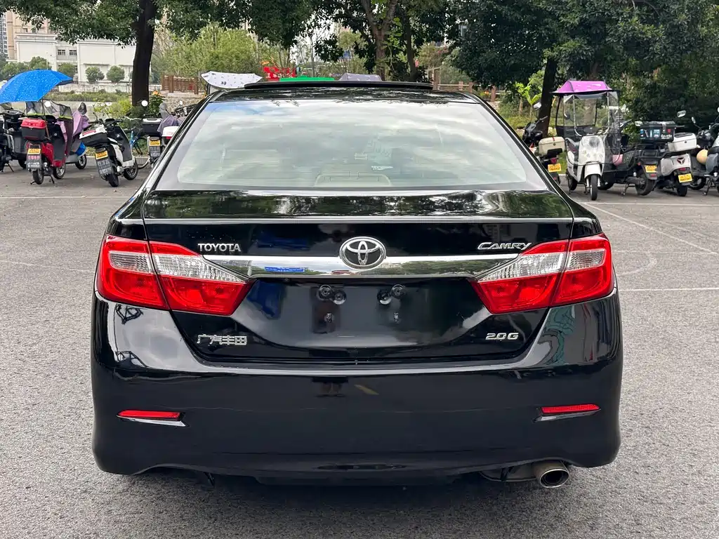 Toyota Camry — миниатюра 6