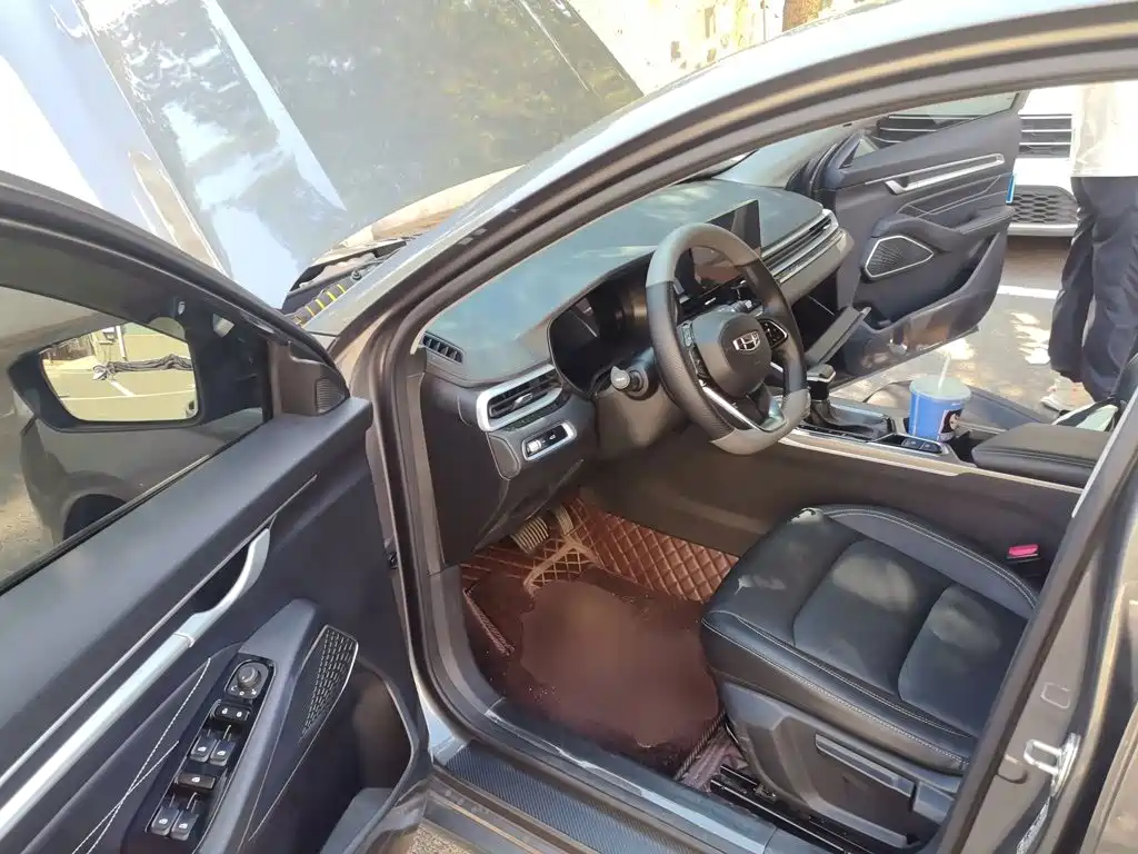 Geely Emgrand — миниатюра 12