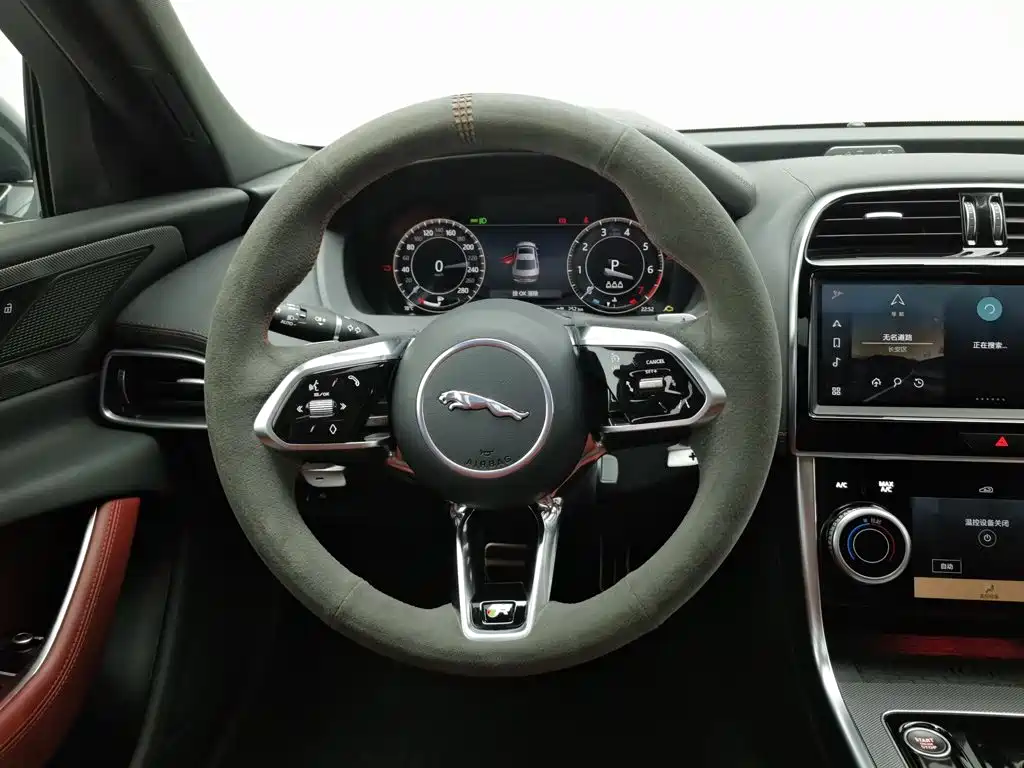 Jaguar XEL — миниатюра 11