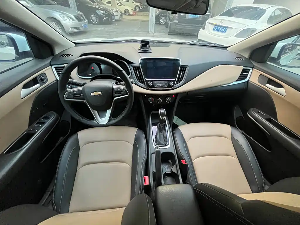Chevrolet Monza — миниатюра 7