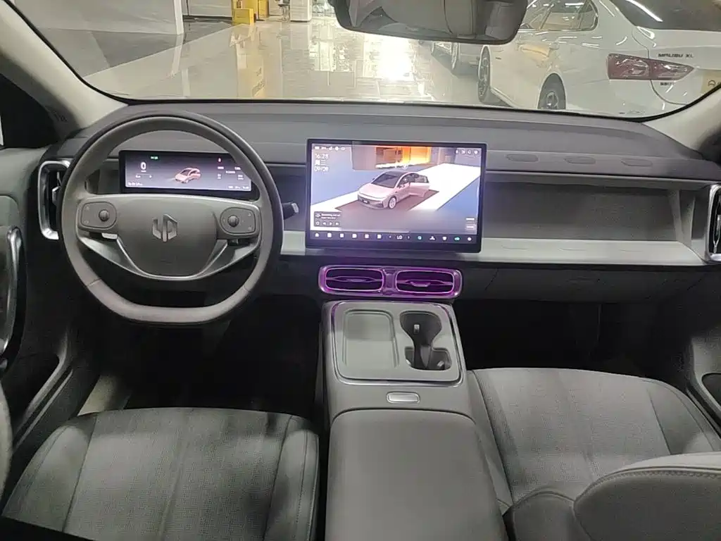 Leapmotor Leapmotor B01 — миниатюра 10