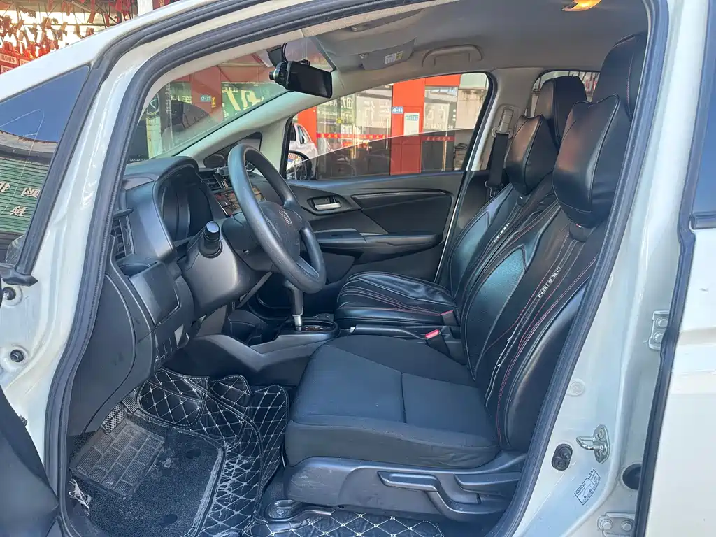 Honda Fit — миниатюра 4