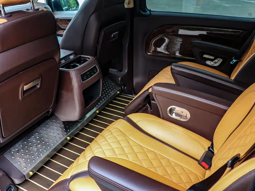 Mercedes-Benz V-Class (Import) — миниатюра 7