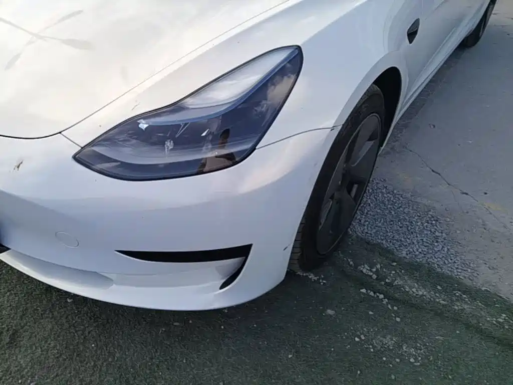 Tesla Model 3 — миниатюра 24