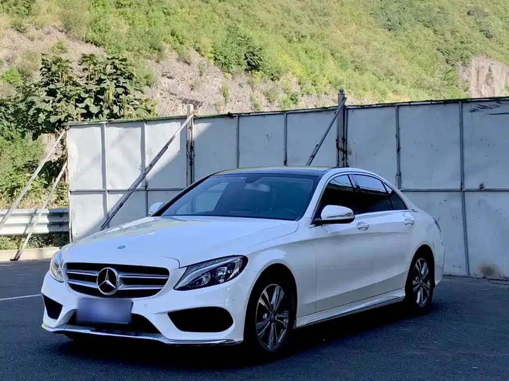 Mercedes-Benz C-Class — миниатюра 2