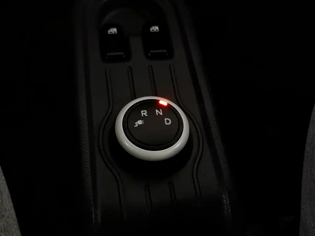 Wuling MINIEV — миниатюра 13