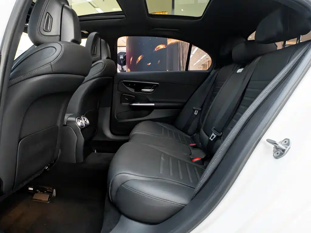 Mercedes-Benz C-Class — миниатюра 25