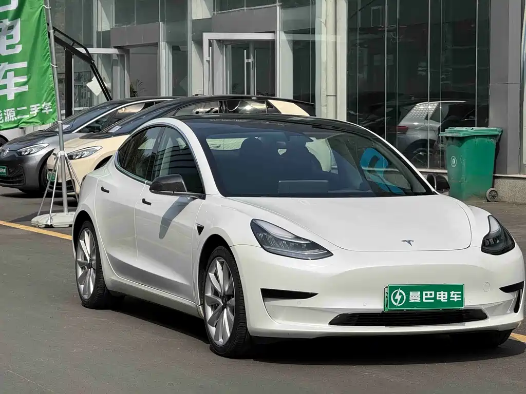 Tesla Model 3 — миниатюра 2