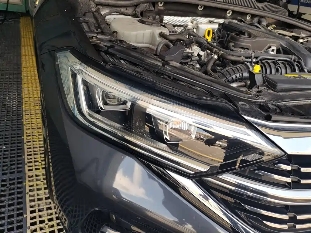 Volkswagen Sagitar 2023 300TSI DSG