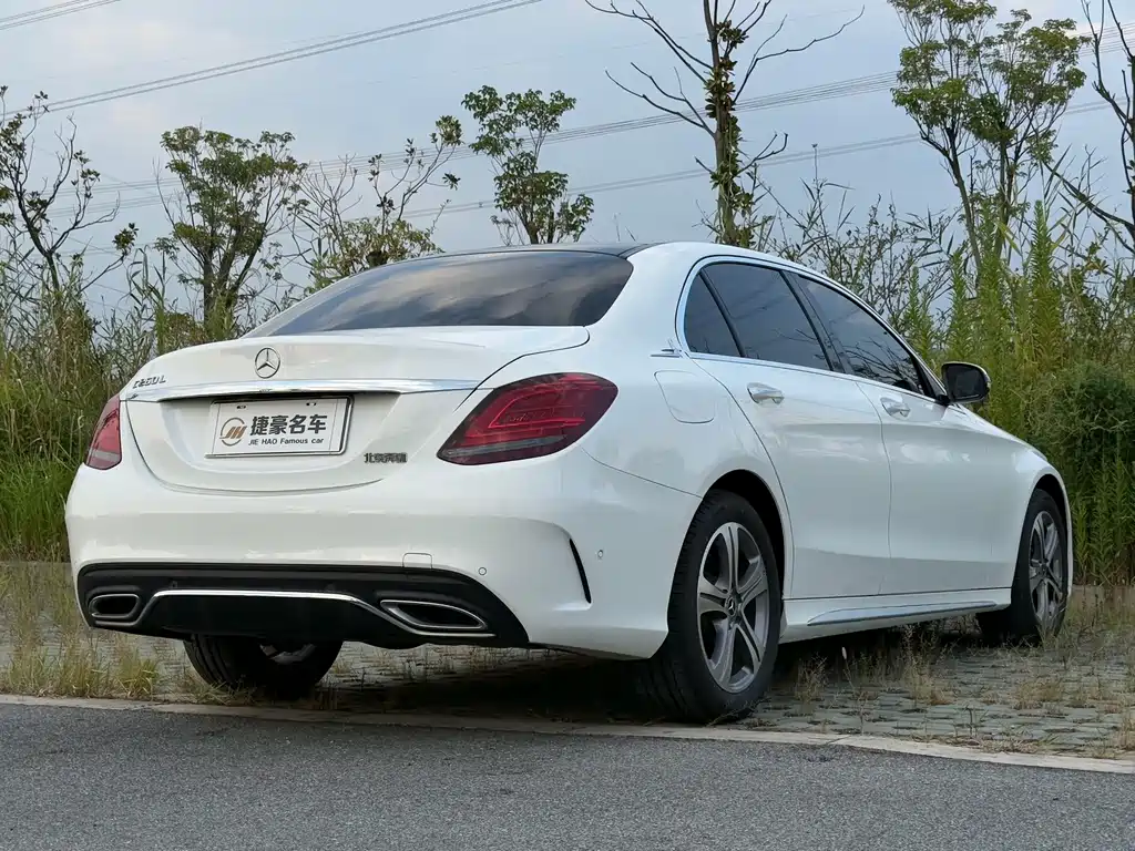 Mercedes-Benz C-Class — миниатюра 8