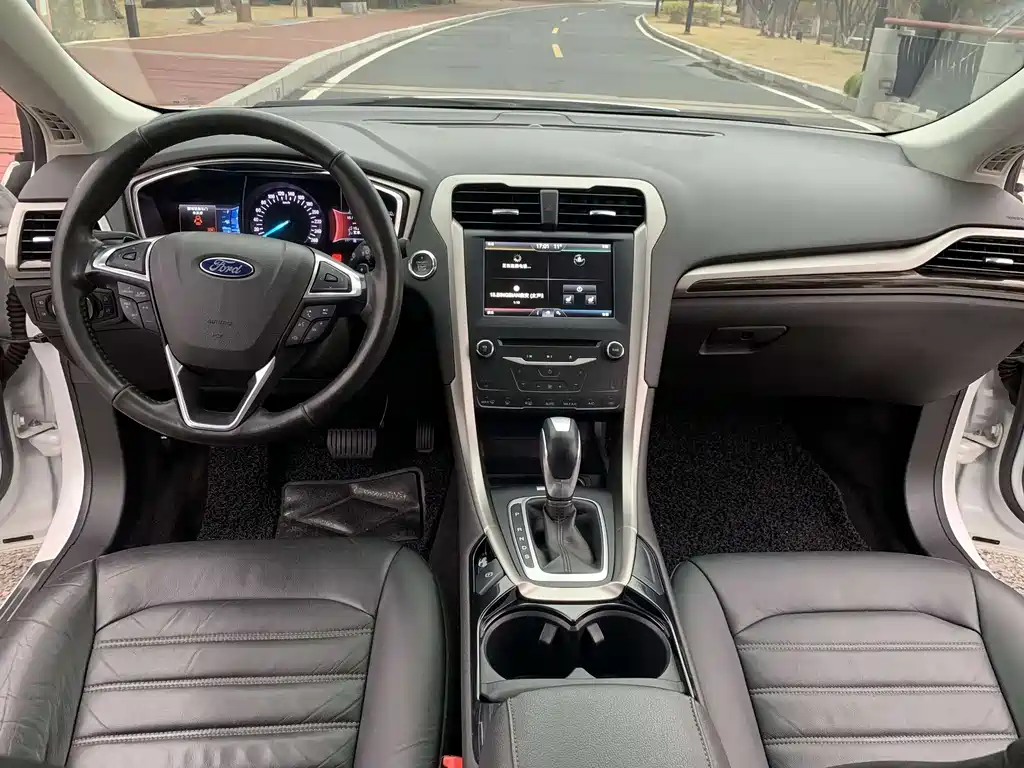Ford Mondeo 2013 2.0L GTDi200 Luxury