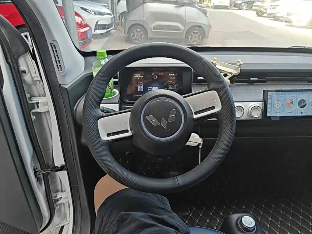 Wuling MINIEV — миниатюра 11