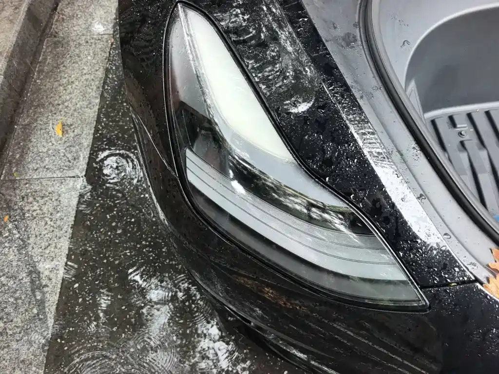 Tesla Model 3 — миниатюра 7