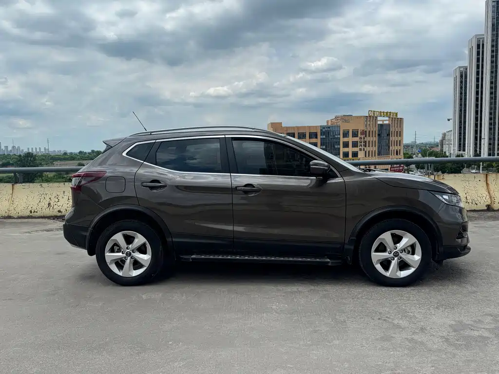 Nissan Qashqai — миниатюра 13