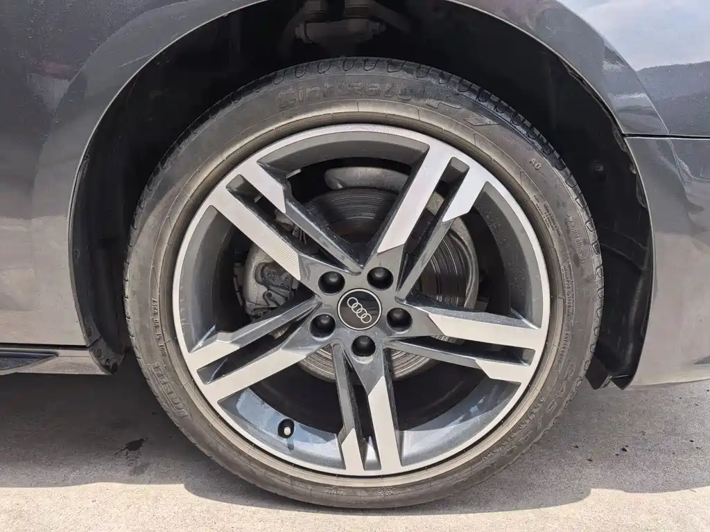 Audi A4L 2022 40 TFSI Luxury