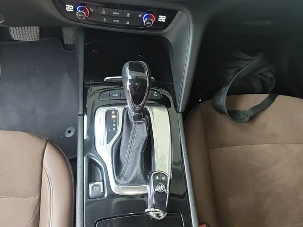 Buick Regal — миниатюра 14