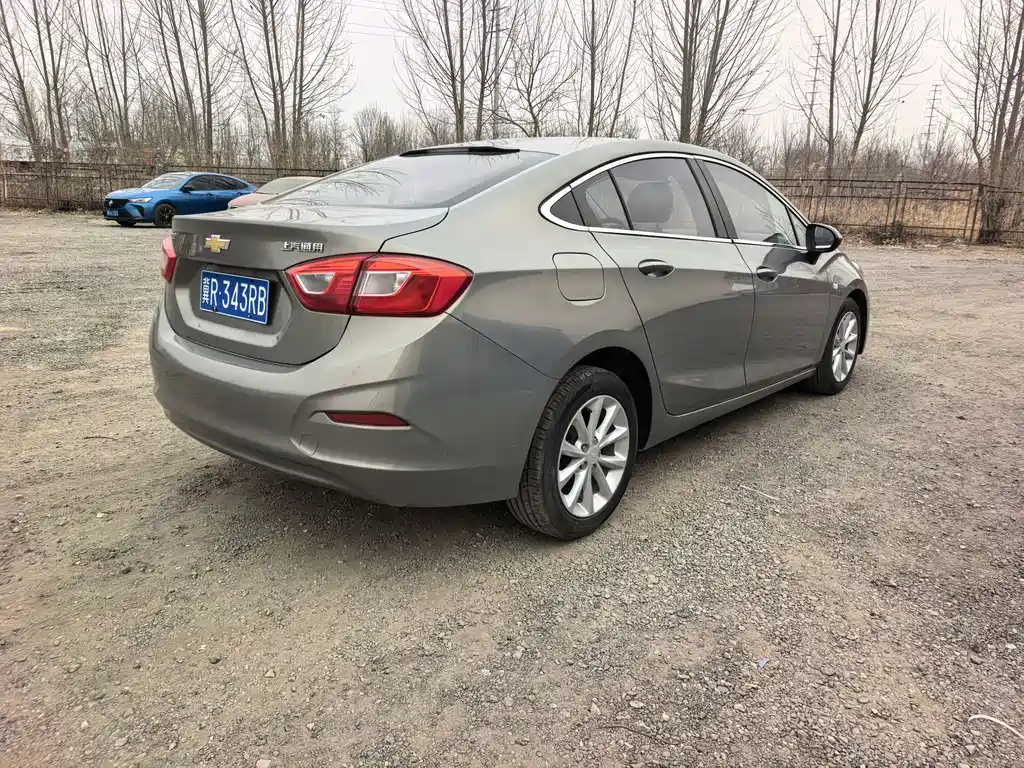 CHEVROLET CRUZE
