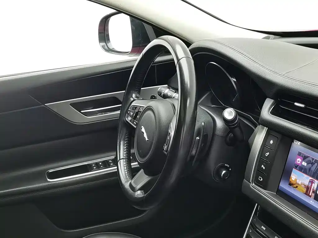 Jaguar XF — миниатюра 22