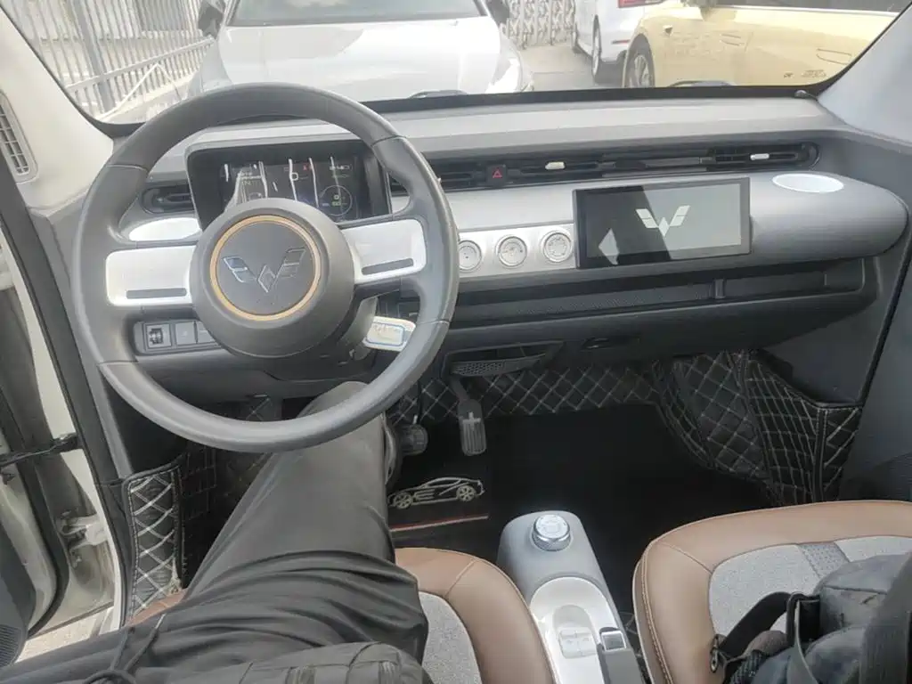 Wuling MINIEV — миниатюра 10