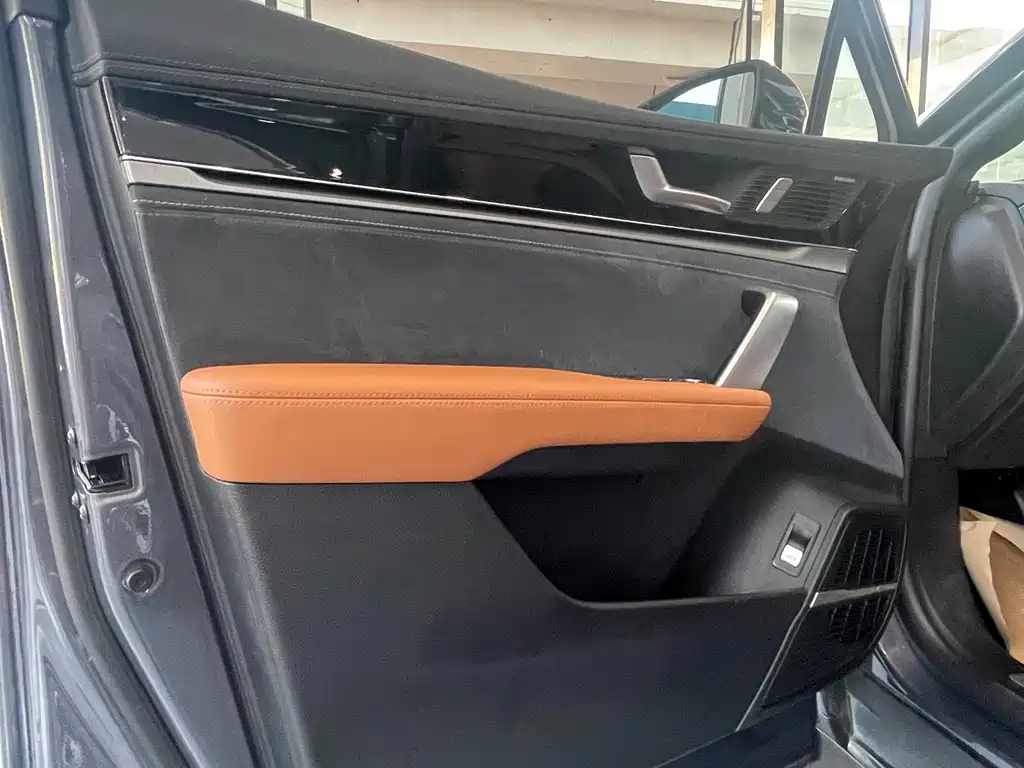 BYD Tang New Energy — миниатюра 4