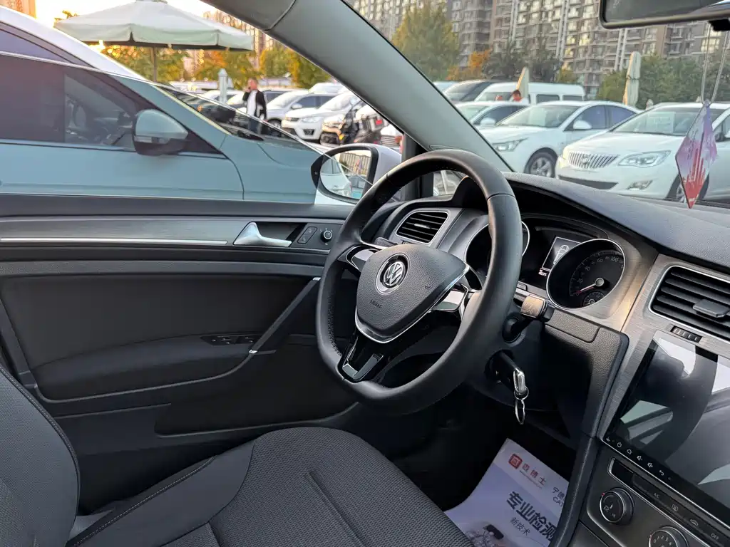 Volkswagen Golf — миниатюра 11