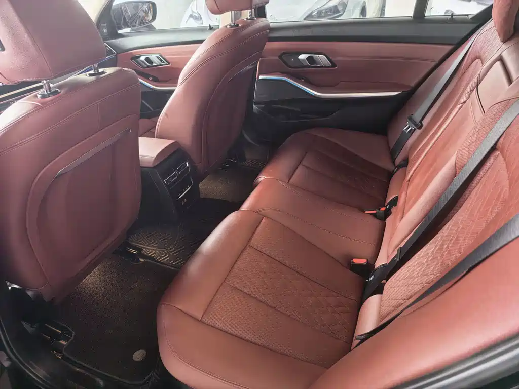 BMW i3 2023 eDrive 40 L Sport