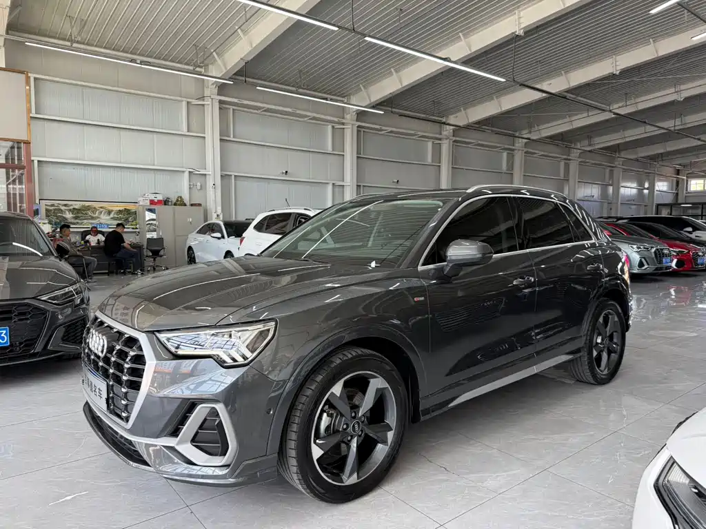 Купить Audi Q3