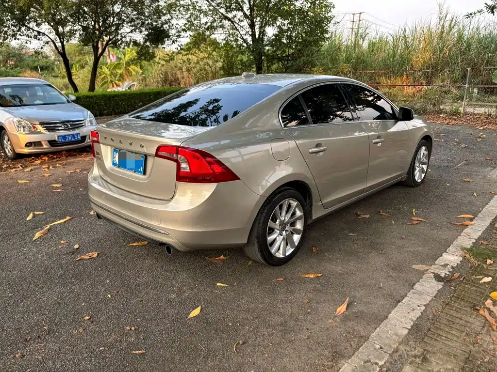 Volvo S60 — миниатюра 8