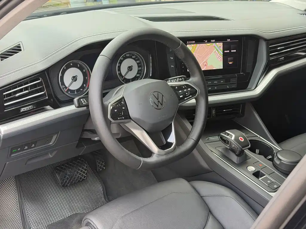 Volkswagen Touareg 2022 2.0TSI