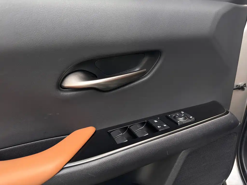 Lexus UX New Energy — миниатюра 14