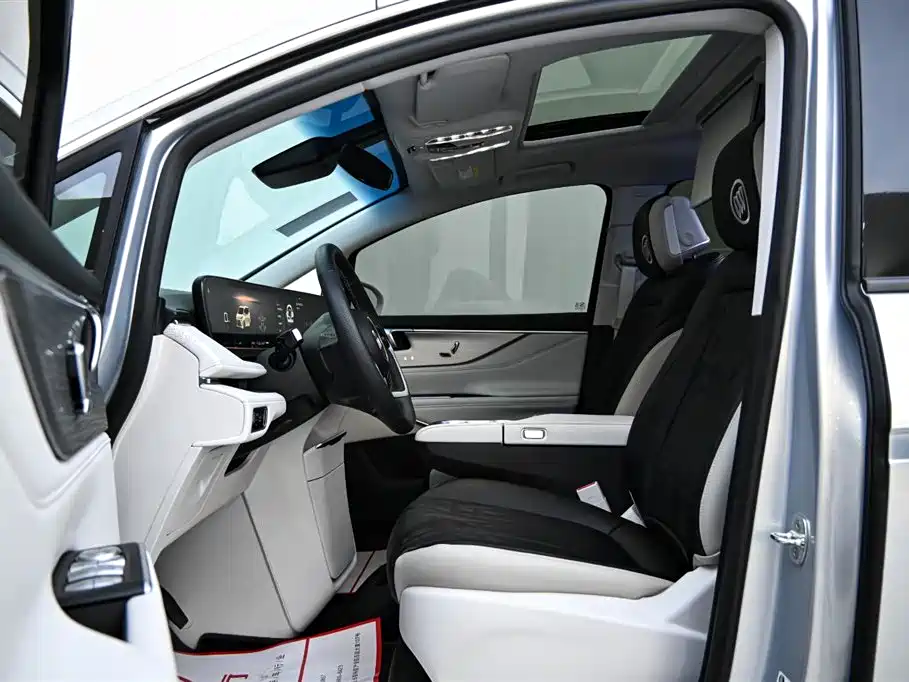 BUICK GL8 NEW ENERGY