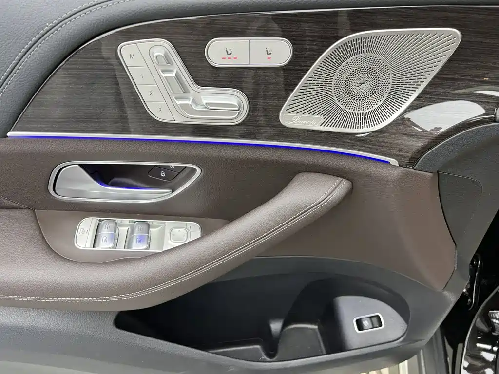 Mercedes-Benz GLS — миниатюра 47