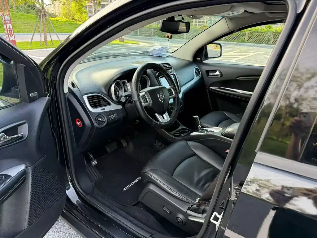 Dodge Journey — миниатюра 4
