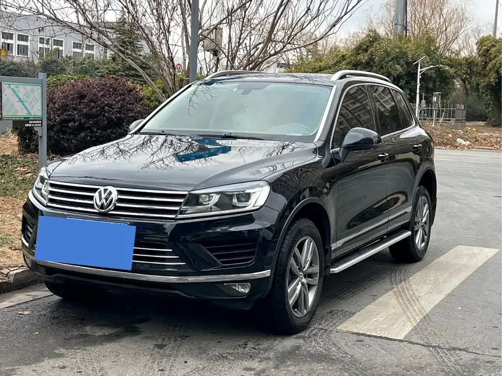 VOLKSWAGEN TOUAREG