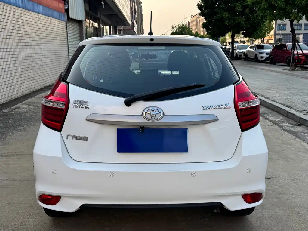 Toyota Yaris L — миниатюра 7