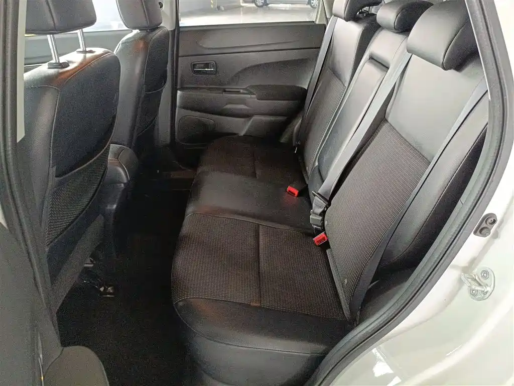 Peugeot 4008 (Import) — миниатюра 13