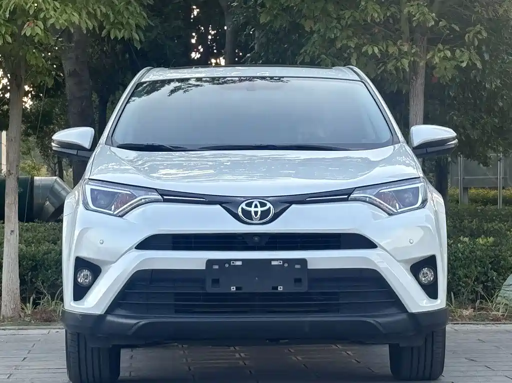 Toyota RAV4 — миниатюра 3