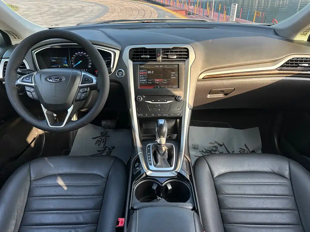 Ford Mondeo — миниатюра 8