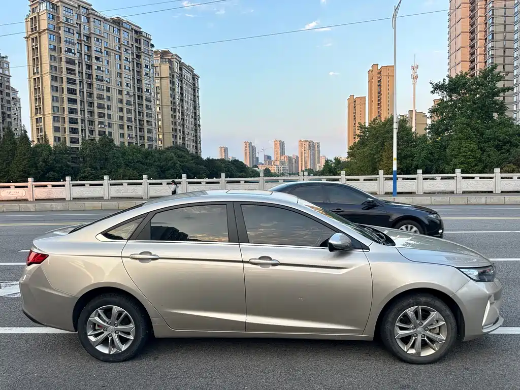 Geely Emgrand GL — миниатюра 3