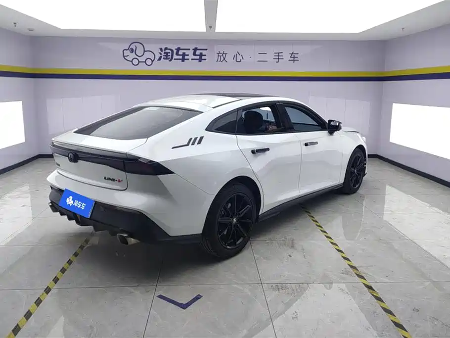 Changan UNI-V 2022 1.5T Luxury