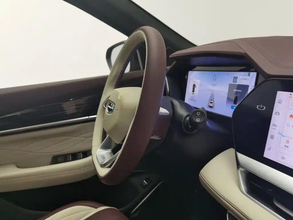 Geely Xingyue L — миниатюра 22